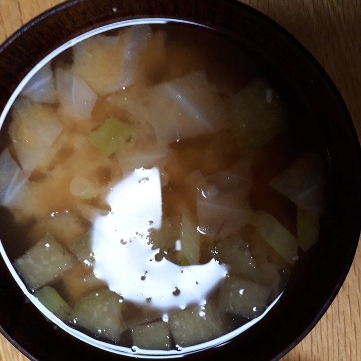 キャベツとなすと長ネギとじゃがいものお味噌汁 レシピ 作り方 By るもちゃん 楽天レシピ キャベツとなすと長ネギとじゃがいものお味噌汁 レシピ 作り方 By るもちゃん 楽天レシピ